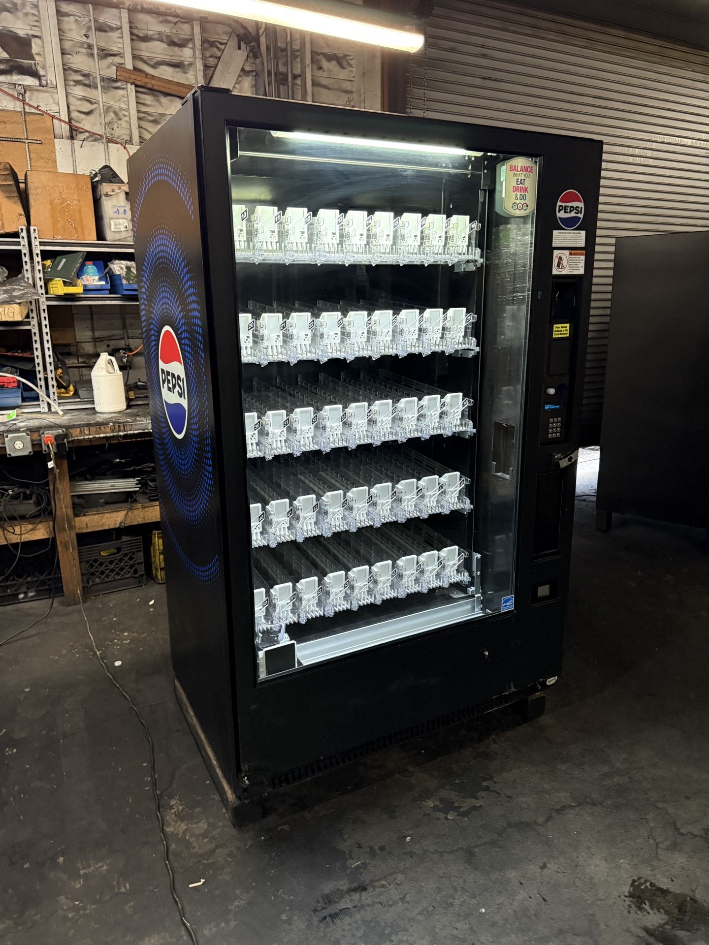Vendo GF-9 Glass Front Vending Machine Pepsi