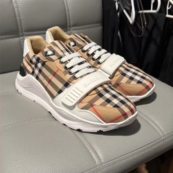 Burberry Shoes 43