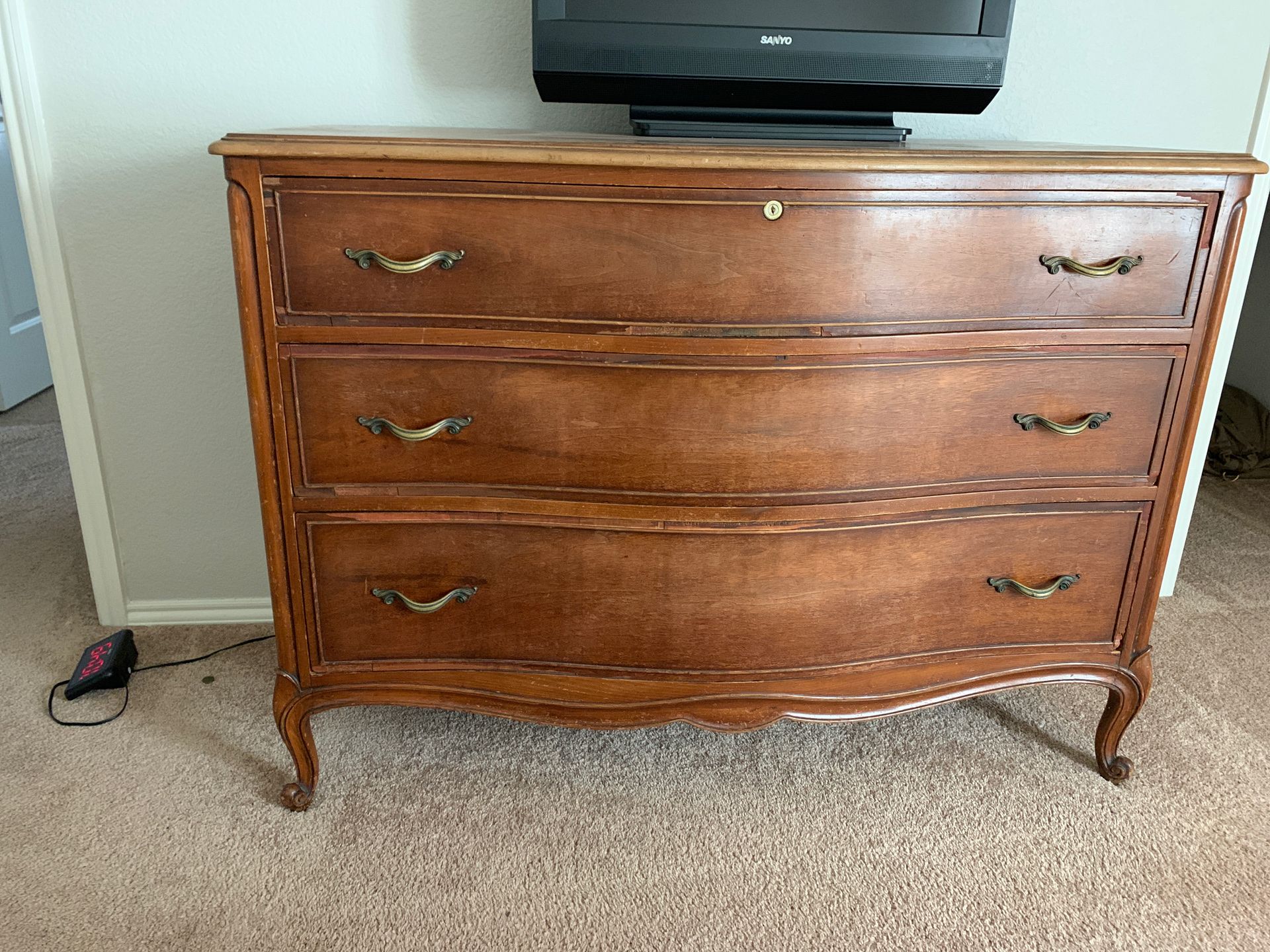 Dresser Antique 1900