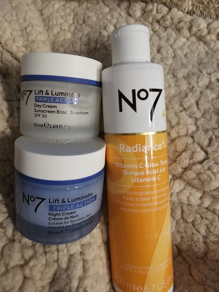 No 7 Lift & Luminate