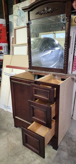 Vanity set with Mirror/ draw NEW