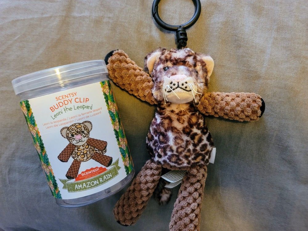 Leoni The Leopard Scentsy Buddy Clip + Amazon Rain Fragrance