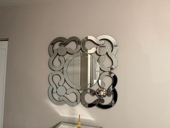 Wall mirror