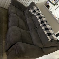 Clean Pre owned power recliner sofa 