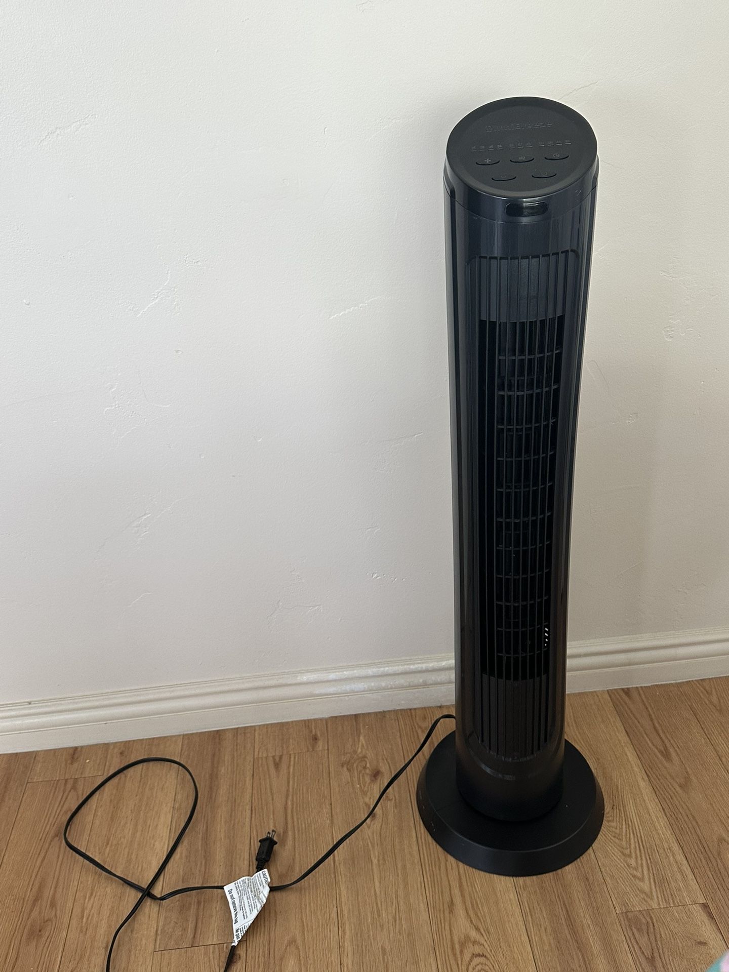 Omnibreeze Oscillating Tower Fan With Remote - Black