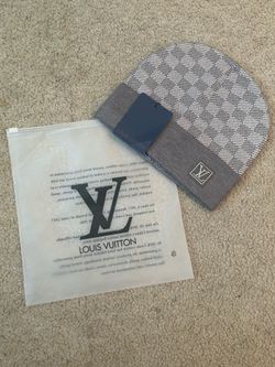 Grey and white beanie new with tag