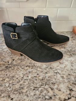 Womens boots new size 8.5