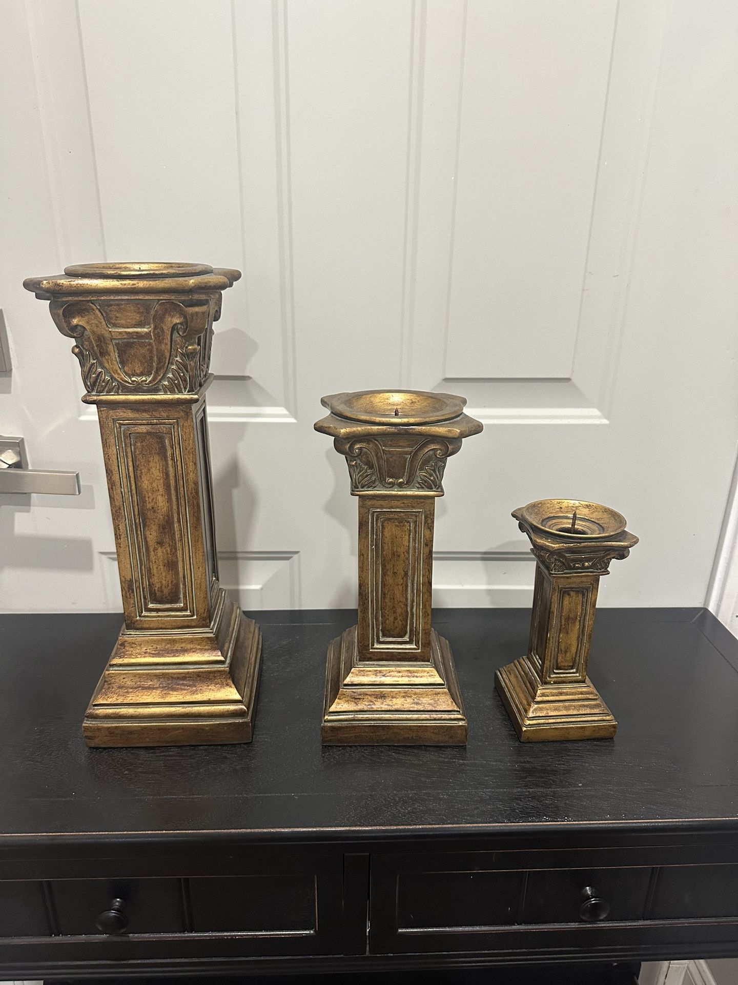 Tres Candelabros De Madera