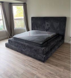 New Queen & King Size Grey Corduroy  Platform Bed Frame USB-C/A CHARGING PORTS Finance available $54