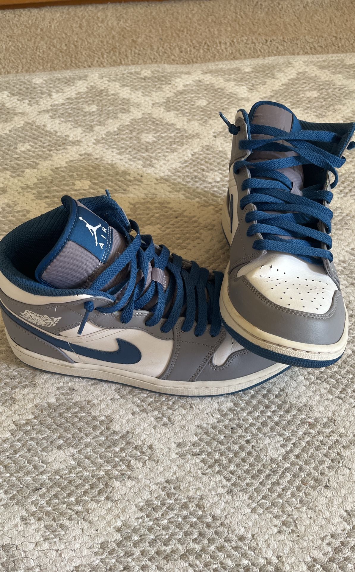 SIZE 10– AIR JORDAN HIGH TOP BLUE AND GRAY