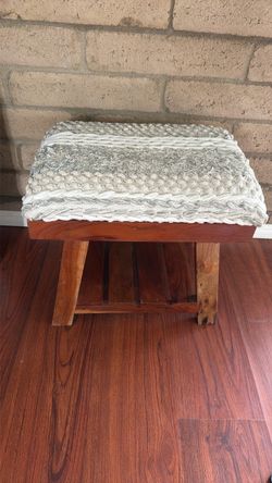 Stool w/cushion