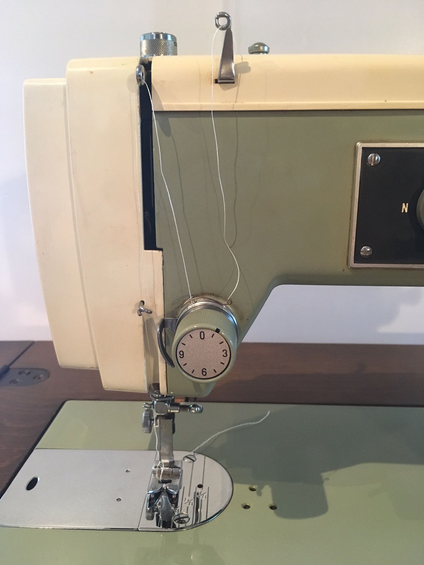 Sears Kenmore Vintage Table Sewing Machine!!! Model 2142 for Sale in