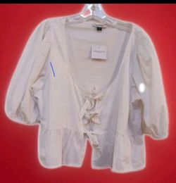 American Eagle Top  XL Puff Sleeve Tie Front in White Bow Plunge Neck Cotton