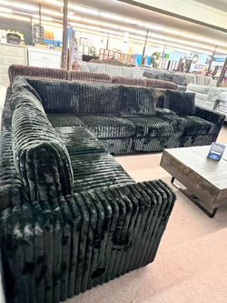 🔥Labor Day Special🔥Brand New Sectional Couch with Cup holder and Charger $999, Delivery Available, Payment available.