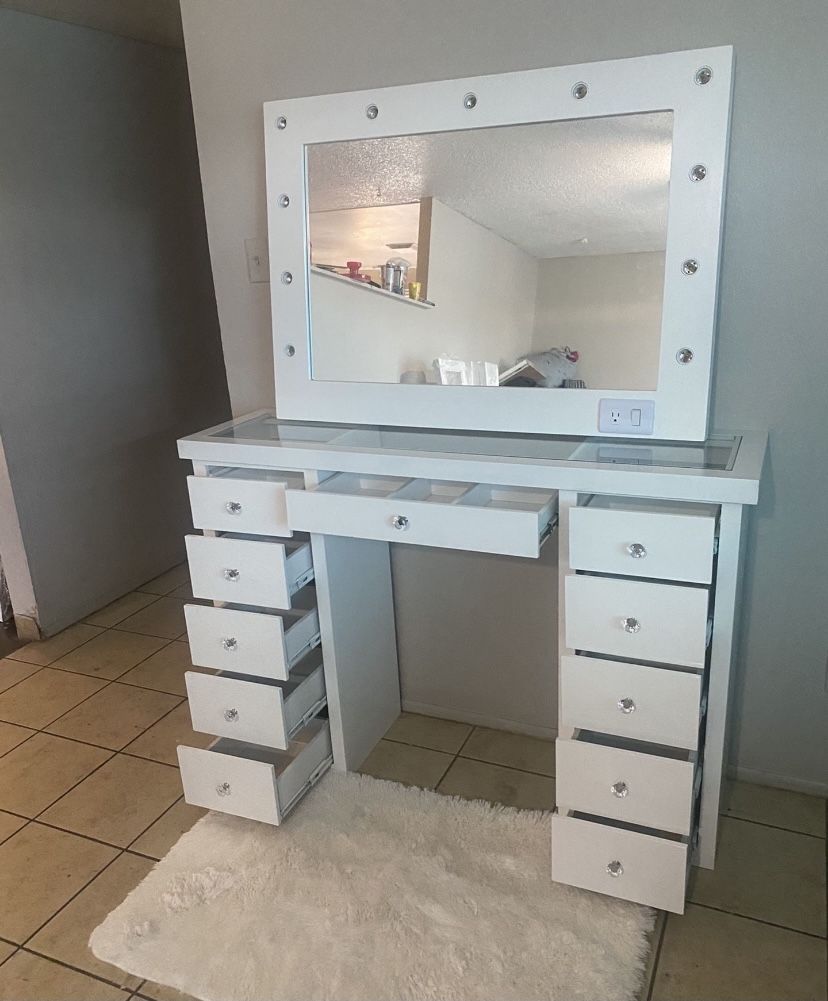 Makeup Vanity Set