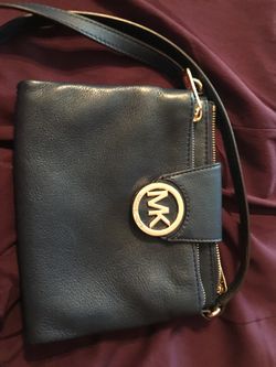 NAVY BLUE MICHAEL KORS CROSSBODY LIKE NEW