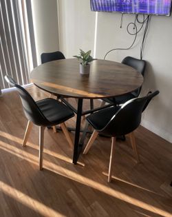 4 Chair Dining table