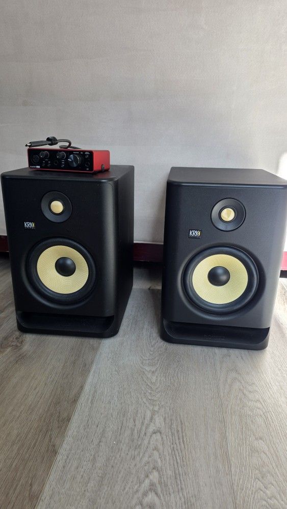 KRK Rokit 7 G4 Studio Monitors + FREE Focusrite Scarlett Solo - Great Condition