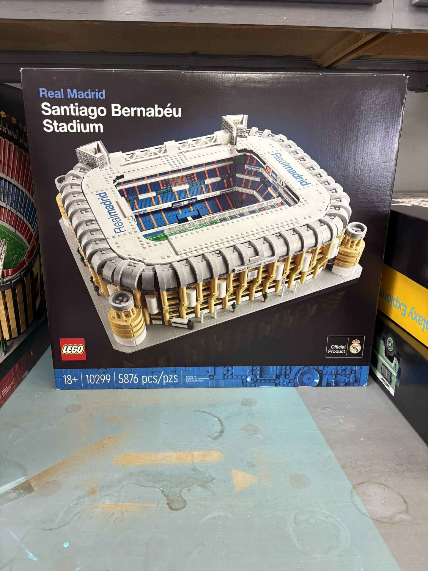 LEGO Real Madrid Stadium 10299 – Complete with Box & Manuals – Gently Used