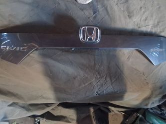 Honda civic trunk lid molding w/ rear camera