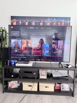 Samsung 65" 4K Smart TV (UN65NU7100) – Excellent Condition – $170 OBO