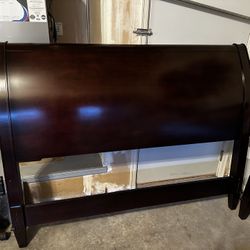 Solid Wood Queen Sleigh Bed Mahogany