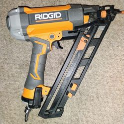 RIDGID 15-Gauge 2-1/2 in. Angled Finish Nailer.