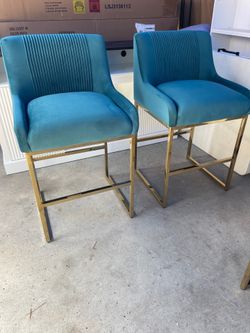 Beautiful new bar stools, only 2 available