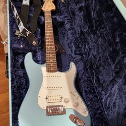 Squier Affinity HSS limited Ice Blue with Sonic Blue Fender case