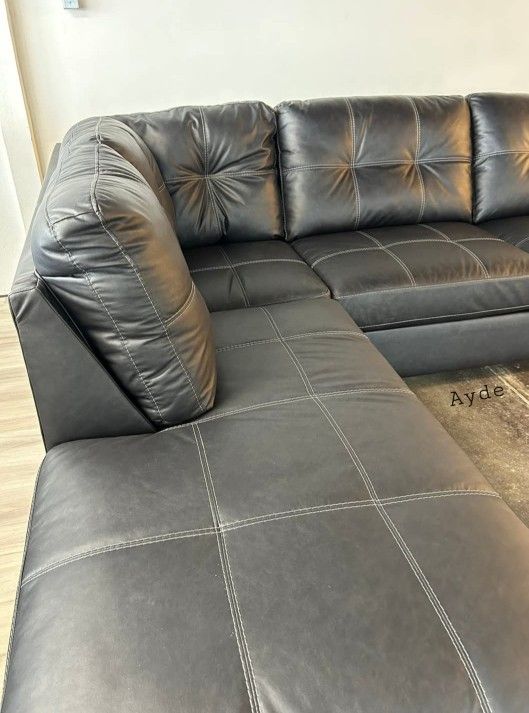 AP🎉 Black Sectional Couch With Chaise// Financing & Delivery