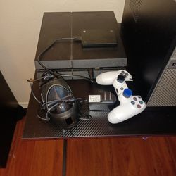 PS4, 1 Controller And Games