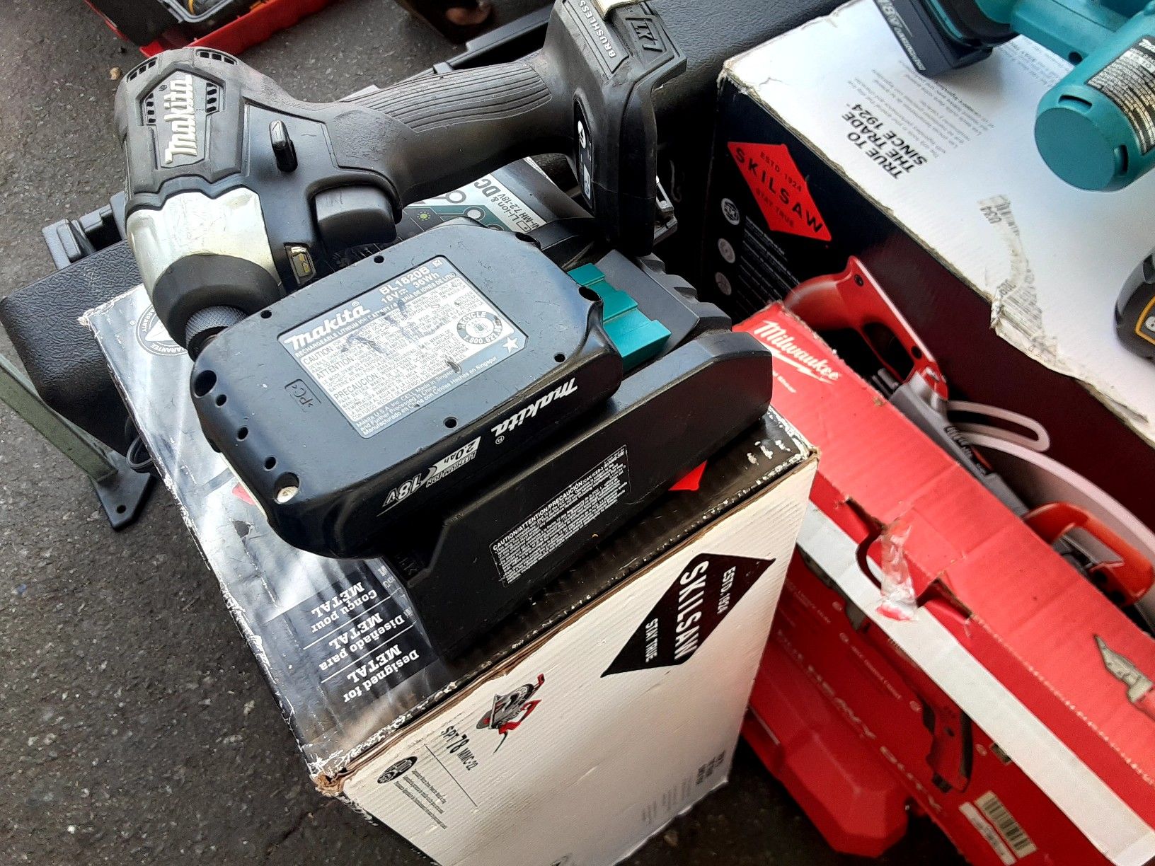 MAKITA 18V BRUSHLESS 1/4" IMPACT WITH 2.0 BATTERY AND CHARGER 👍🤘👍🤘👍