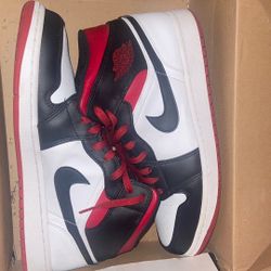 Jordan 1 Mid black and white size 12