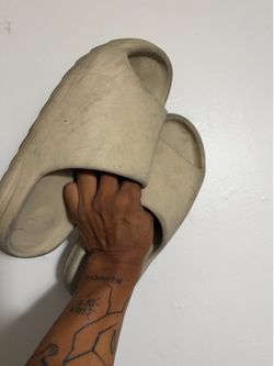 Yeezy slides size 9