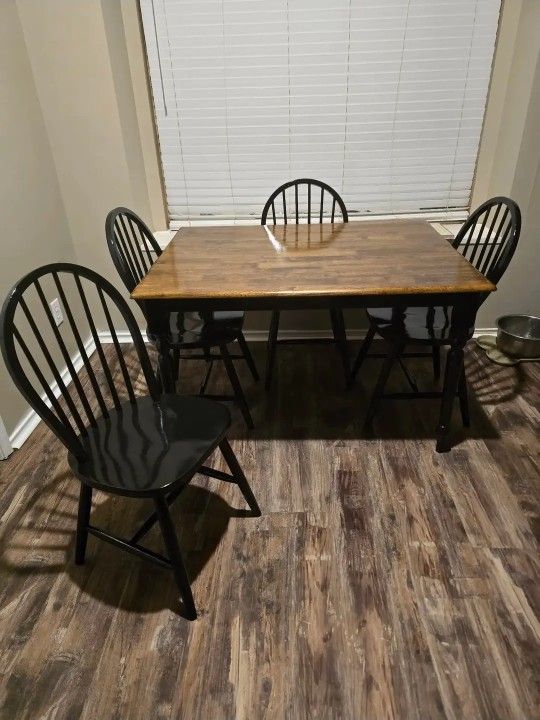 Kitchen Table 4 Chairs ROWLETT PICK UP