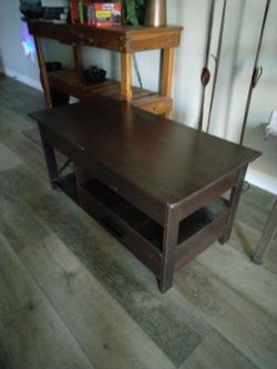 Coffee table with Hidden Compartment
