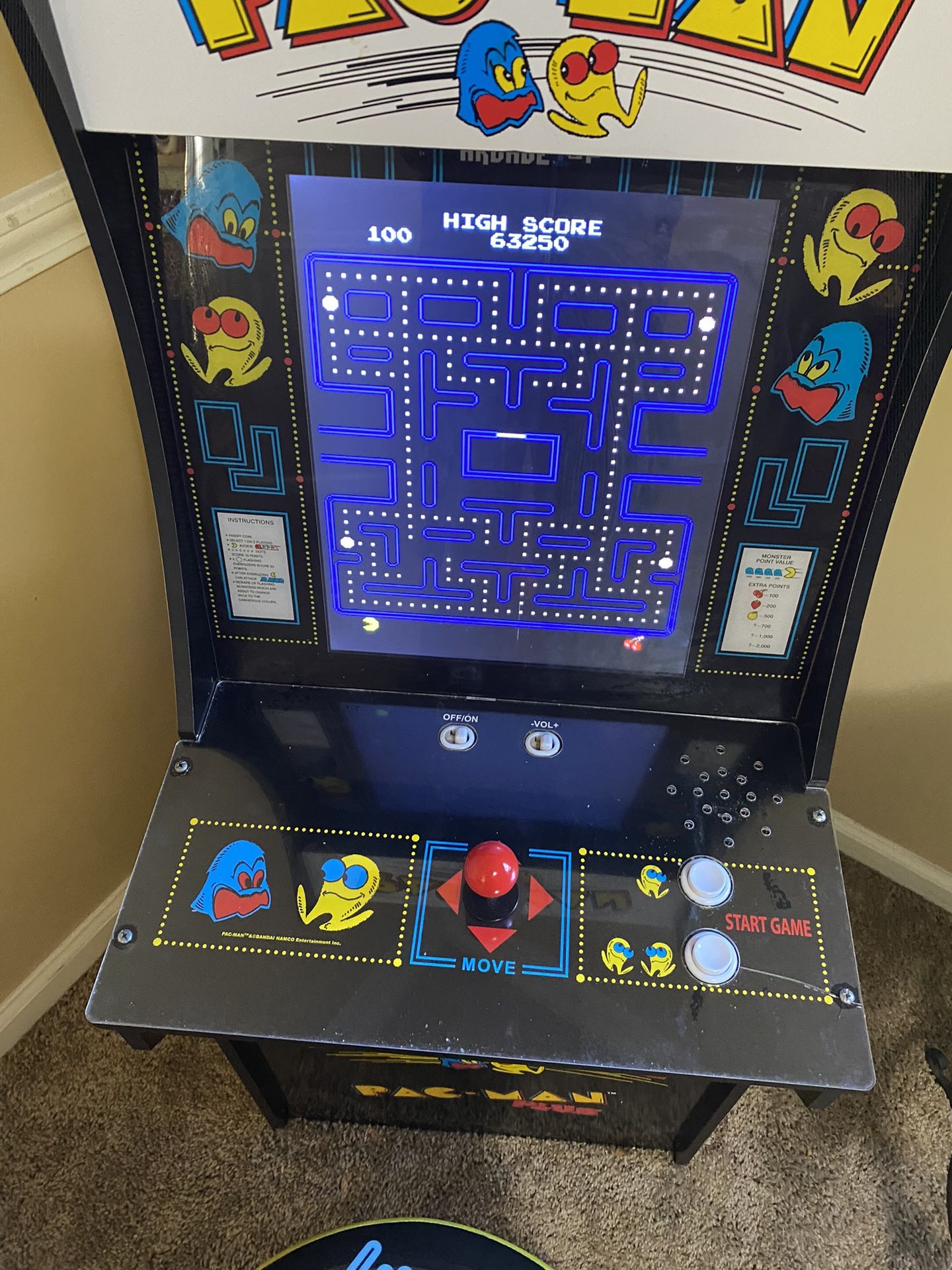 PAC MAN ARCADE GAME
