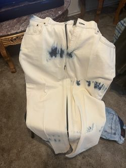 LEVI JEAN SHORTS/ OTHER JEAN SHORTS/ WHITE DRESS UP BUTTON UP SHIRT