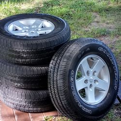 GOODYEAR WRANGLER 17" P255/75R17 