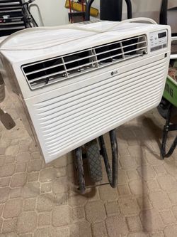 LG 11,800 BTU 230V Through the Wall Air Conditioner Unit AC