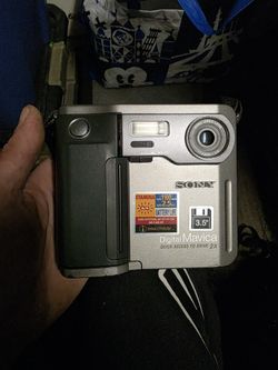 Sony Digital Mavica MVC-FD51 camera