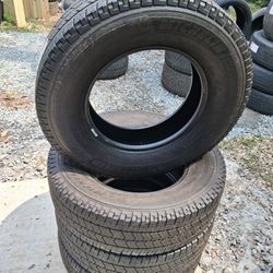 Michelin LT253/80R17 Son Usadas Perfectas Condiciones Set De 4 Llantas 
