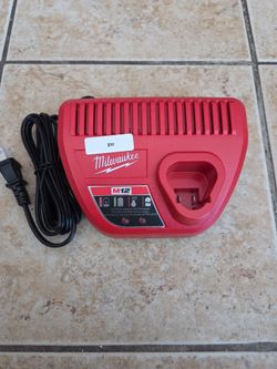 Milwaukee M12 Battery Charger ( New)