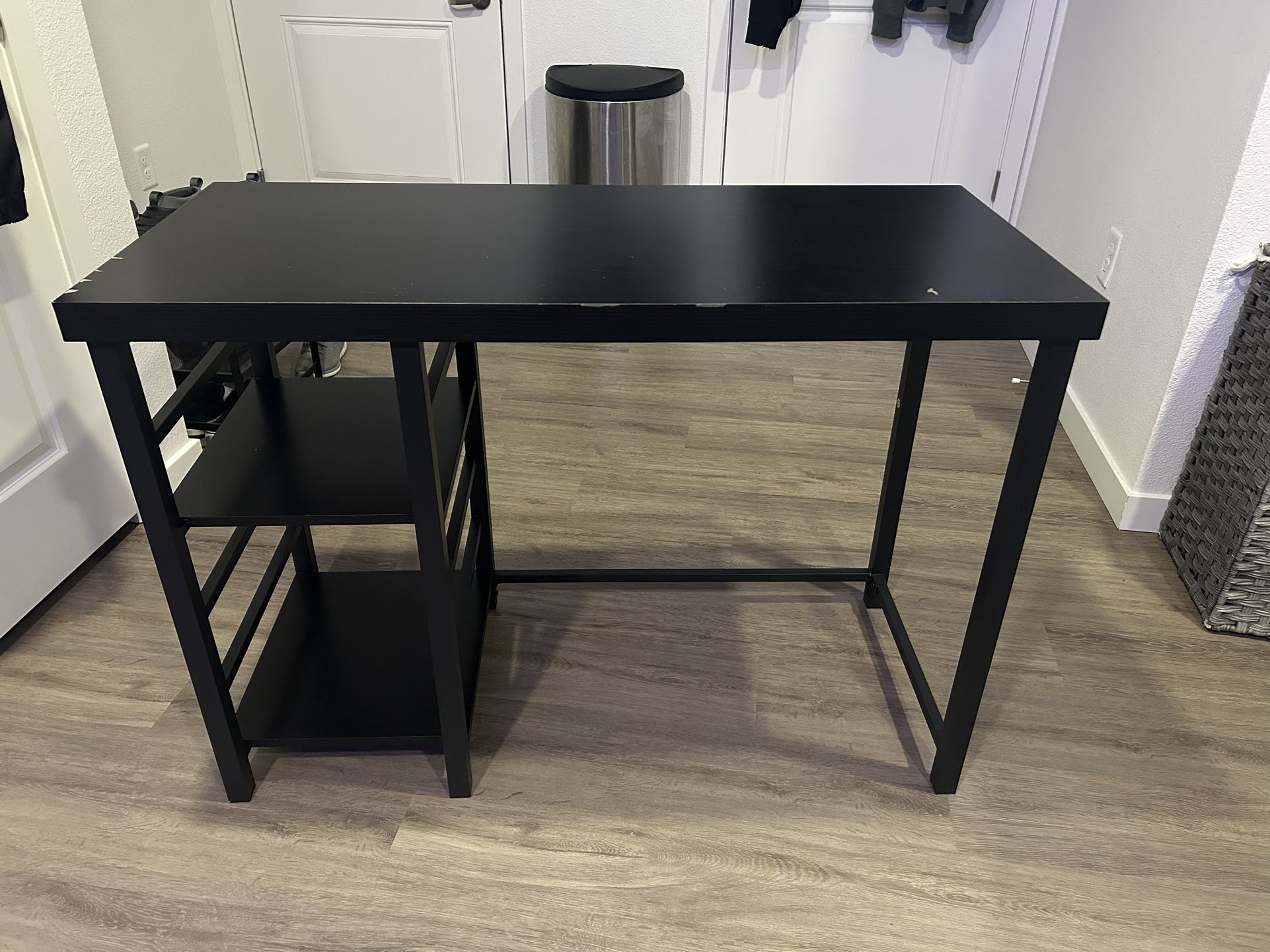 Black Desk 