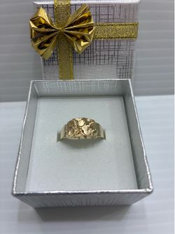 Gold ring