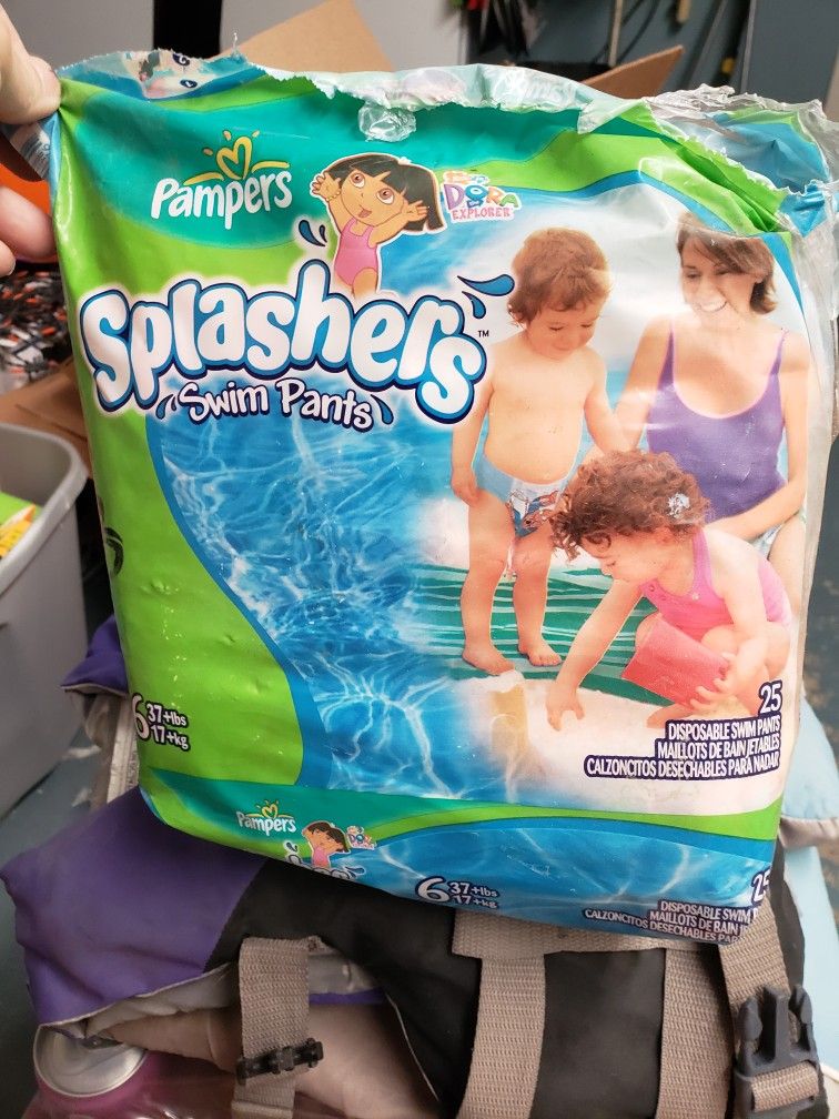 Pampers Splasher's Pants Size 6 37lbs Open 40 Pk