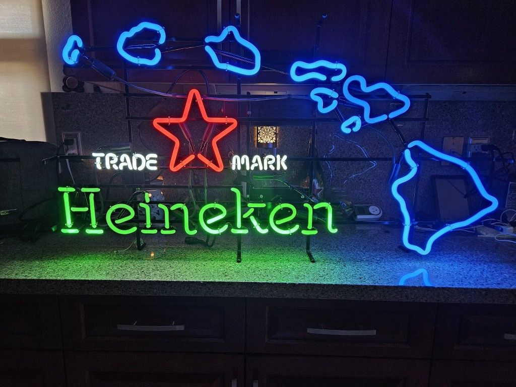 Heineken Neon Light - Taking B/O