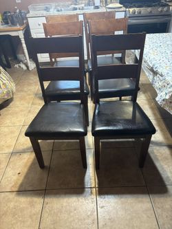 6. Sillas De Madera. Fasiles De Tener Siempre Limpias. Precio Fijo
