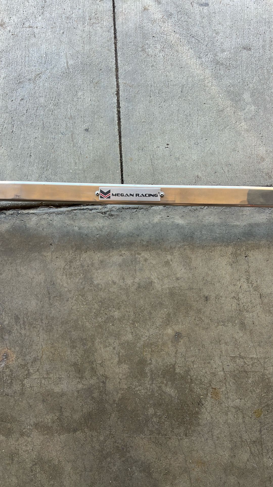 Mega Racing Strut Bar Front