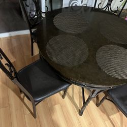 Round Kitchen Table With Chairs